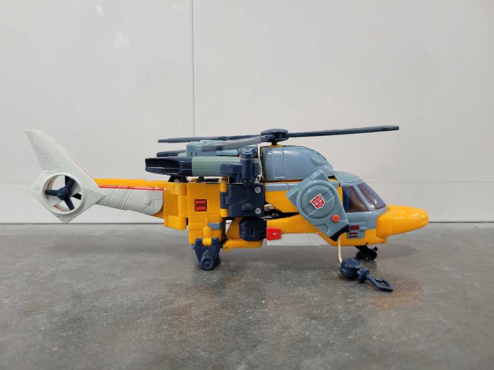 Evac 2nd Vehicle Mode  - Hasbro (Cybertron) action figure collectible - Main Image 3