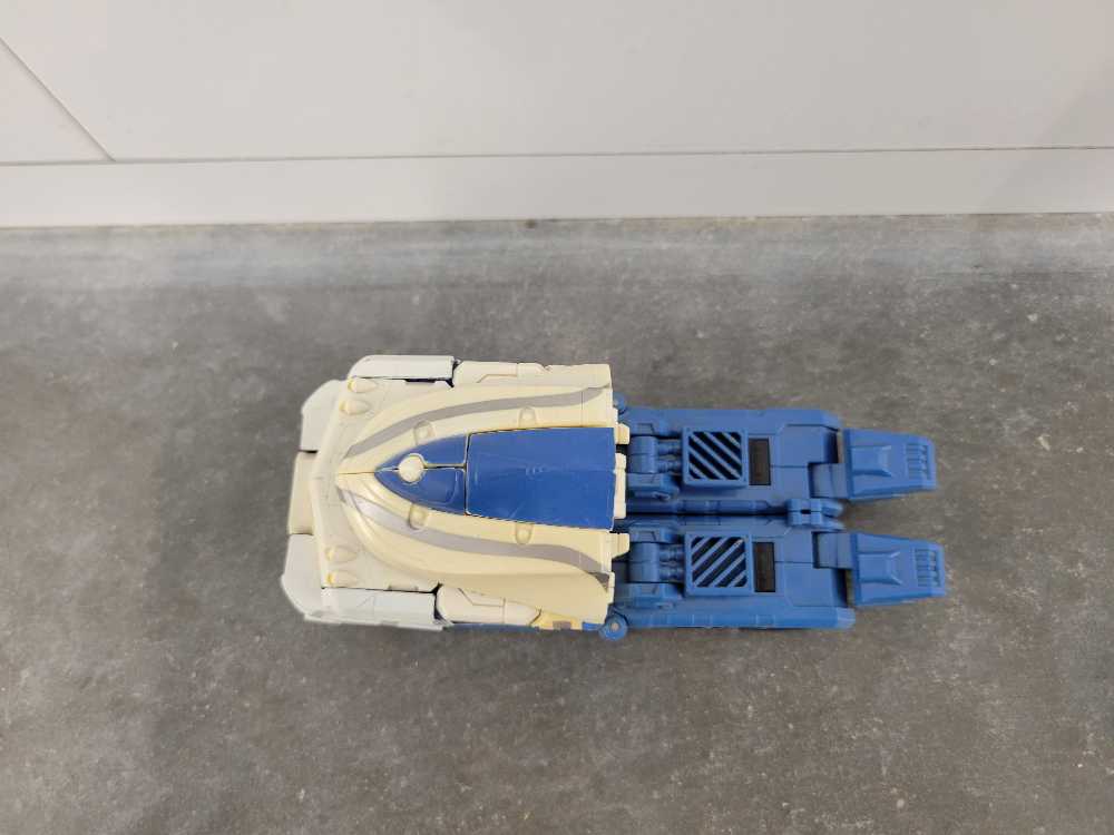 Ultra Magnus VS Skywarp 5th Vehicle Mode Target Missing Black Guns - Hasbro (Classics) action figure collectible - Main Image 2