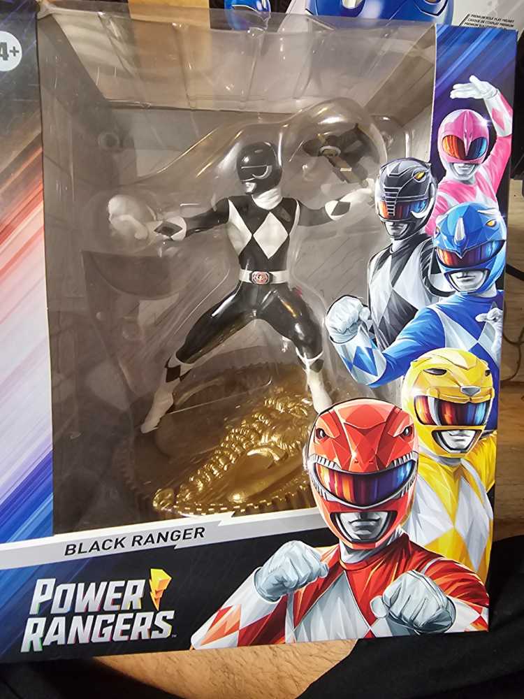 Black Ranger - PCS Collectibles (Power Ranger On Power Coin) action figure collectible [Barcode 656793637949] - Main Image 2