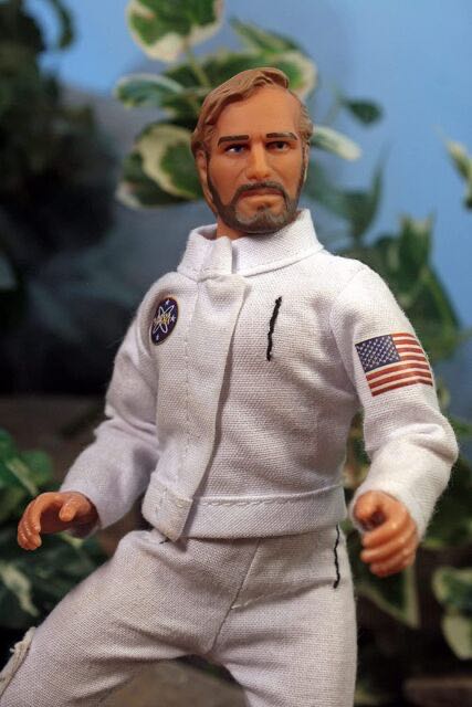 Mego Planet Of The Apes - Taylor - MEGO Corp. (Planet Of The Apes) action figure collectible [Barcode 850033232547] - Main Image 3