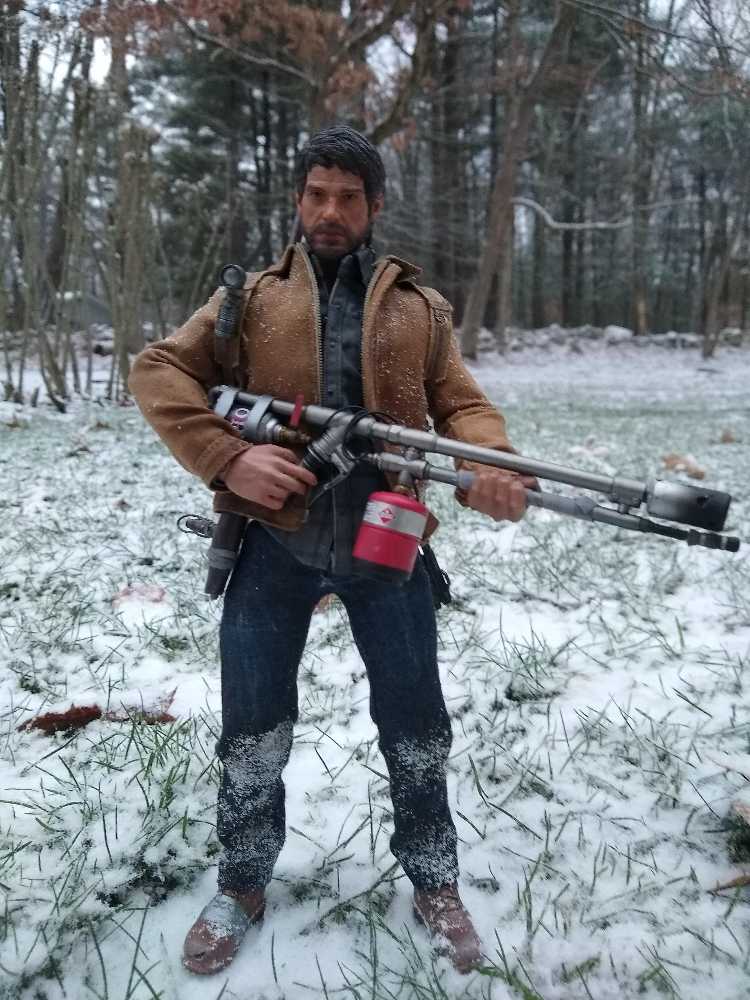 CCToys Joe The Last Of Us Winter Version  - CCToys (1/6 Scale Collectibles) action figure collectible - Main Image 4