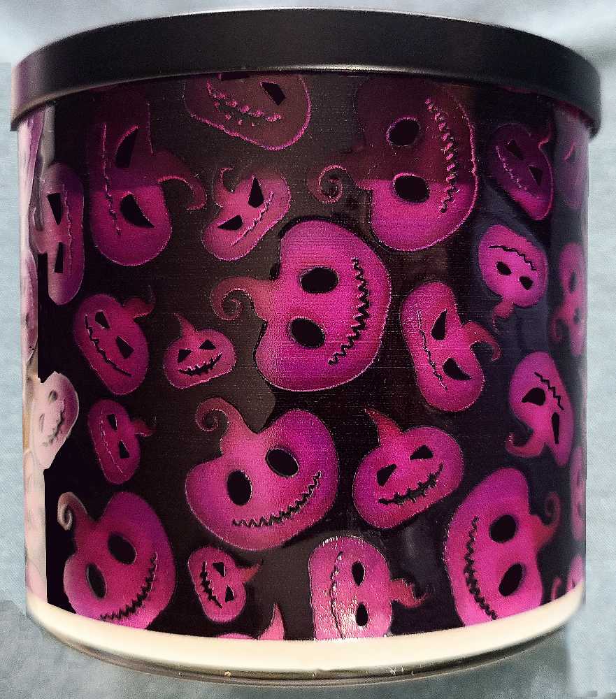 CANDLE: Halloween Kringle 3 Wick Purple Pumpkins 2022 - Kringle Candle (Halloween Candles) action figure collectible [Barcode 846853081311] - Main Image 3