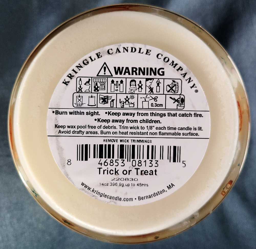 CANDLE: Halloween Kringle 3 Wick Trick Or Treat 2022 - Kringle Candle (Halloween Candles) action figure collectible [Barcode 846853081335] - Main Image 2
