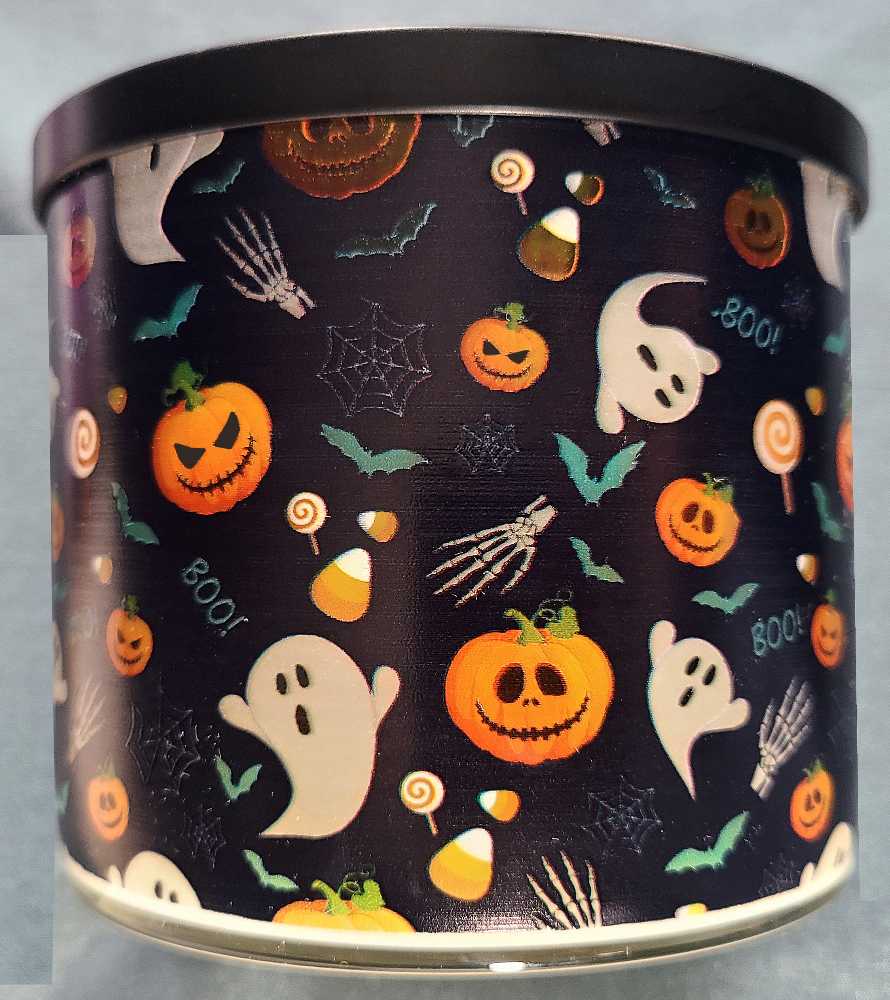 CANDLE: Halloween Kringle 3 Wick Trick Or Treat 2022 - Kringle Candle (Halloween Candles) action figure collectible [Barcode 846853081335] - Main Image 3