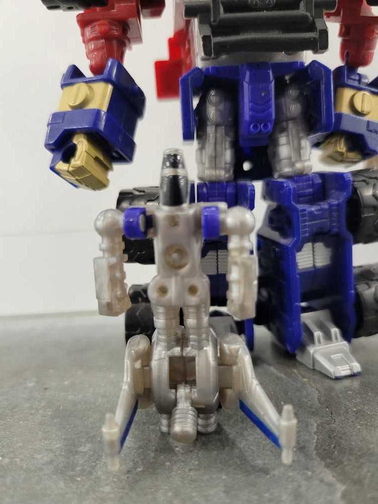 Over Run With Optimus Prime Super Con 4th - Hasbro (Armada) action figure collectible - Main Image 3