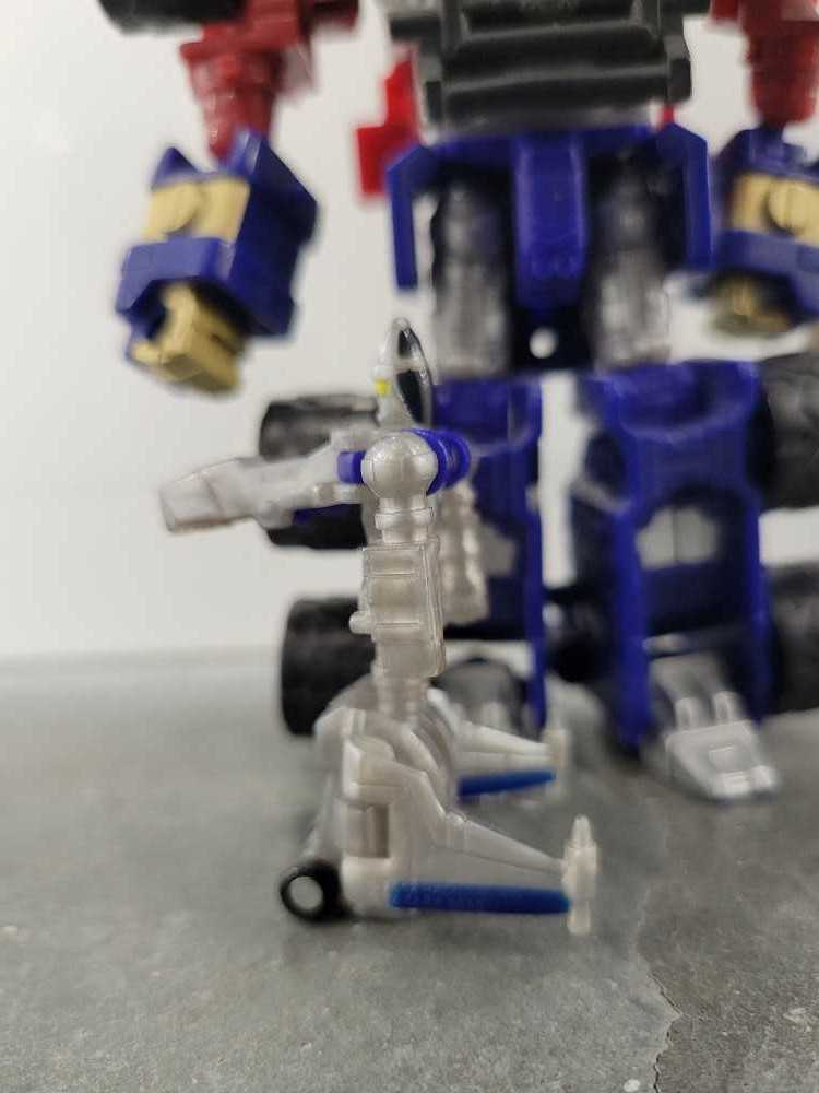 Over Run With Optimus Prime Super Con 4th - Hasbro (Armada) action figure collectible - Main Image 4