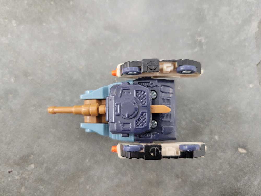 Crumplezone With Cyclonus (Vehicle Mode) - Hasbro (Armada) action figure collectible - Main Image 4