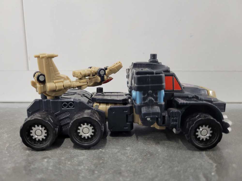 Nemesis Prime With Run Over (Vehicle Mode) - Hasbro (Armada) action figure collectible - Main Image 3