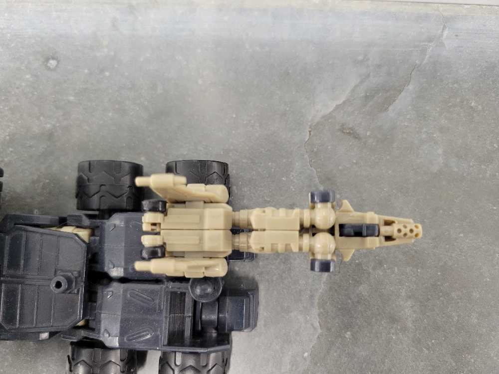 Run Over With Nemesis Prime (Gun Mode) - Hasbro (Armada) action figure collectible - Main Image 4