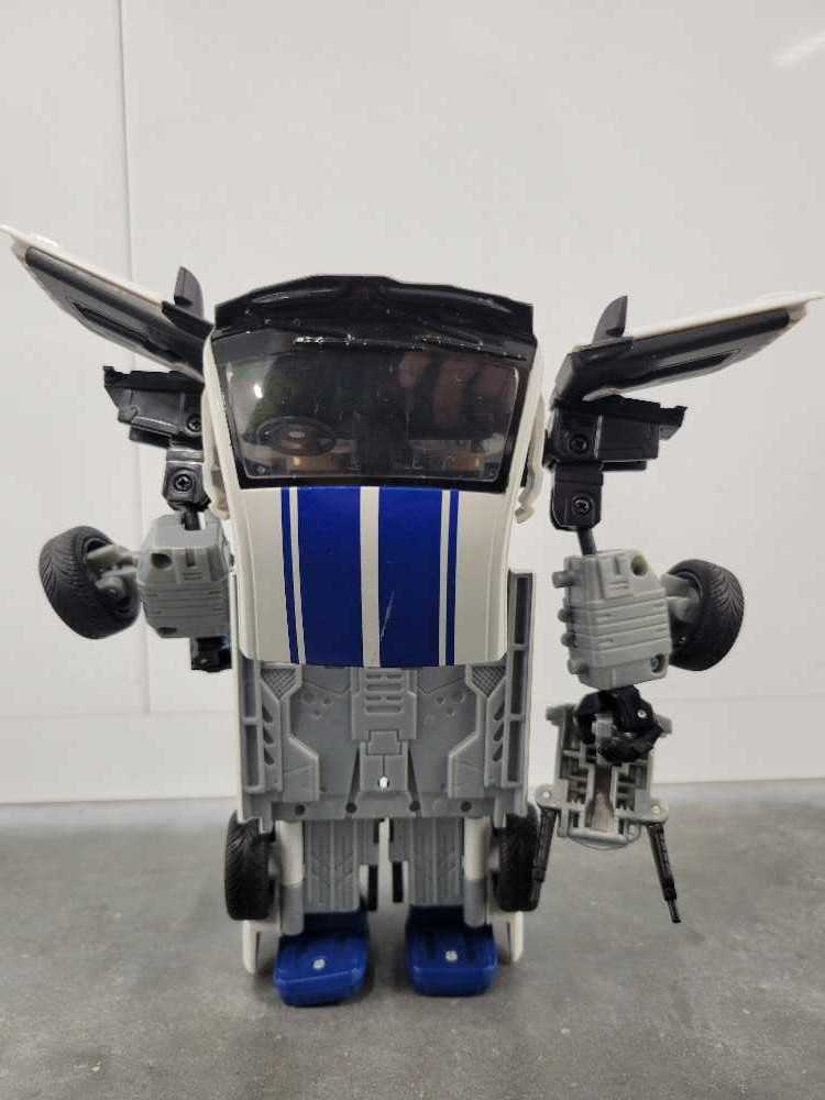 Wheeljack 2nd Robot Mode - Hasbro (Alternators) action figure collectible - Main Image 4