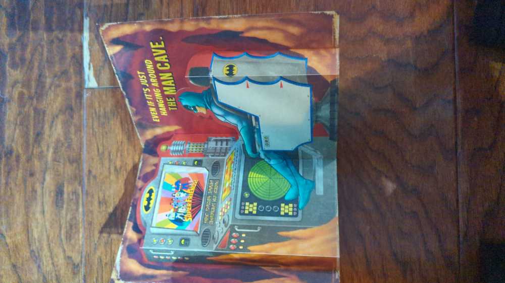 Batman Father’s Day - Hallmark action figure collectible [Barcode 092100641108] - Main Image 2