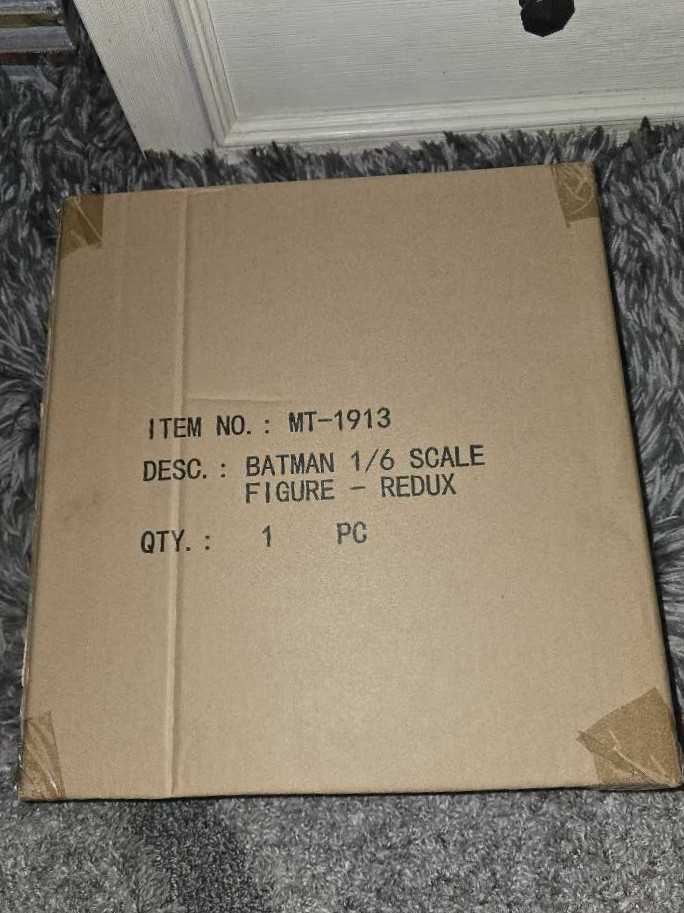 MONDO- Batman 1:6 Scale Redux - Mondo action figure collectible [Barcode 810041487148] - Main Image 4