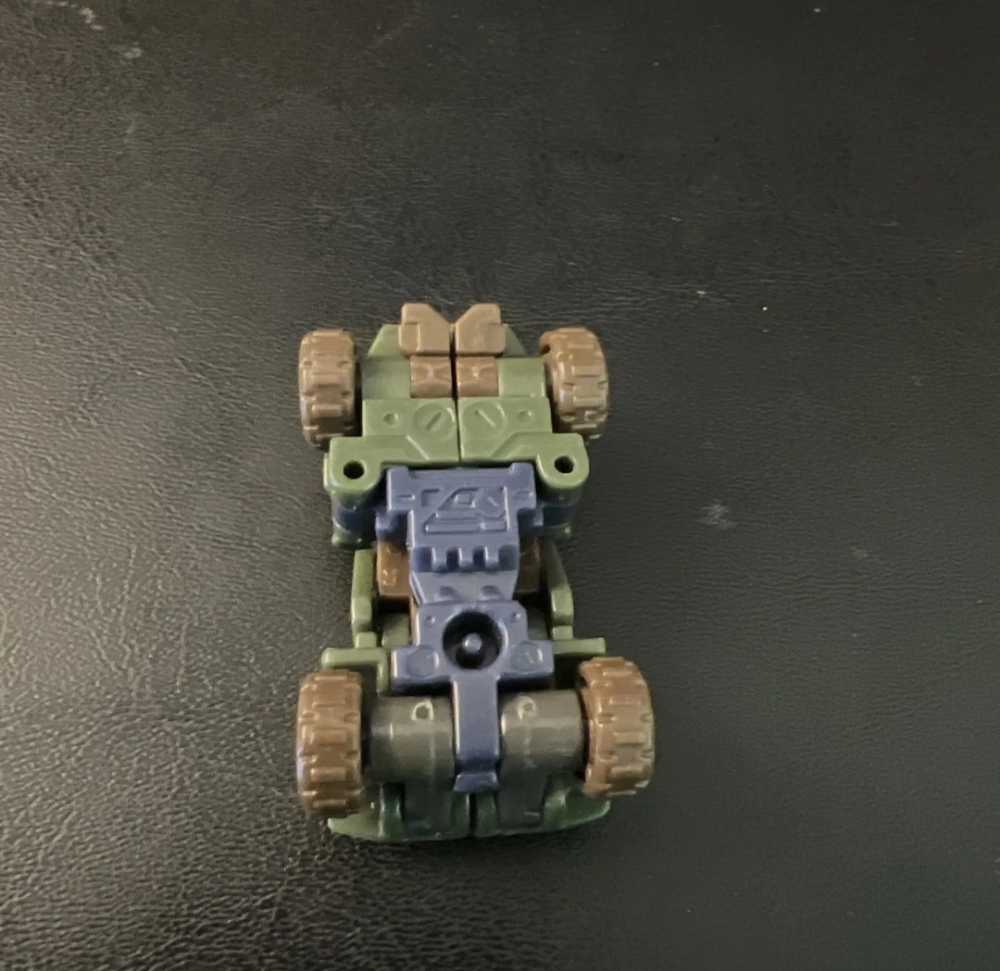 Rollbar With Treadbolt - Hasbro (Energon) action figure collectible - Main Image 3