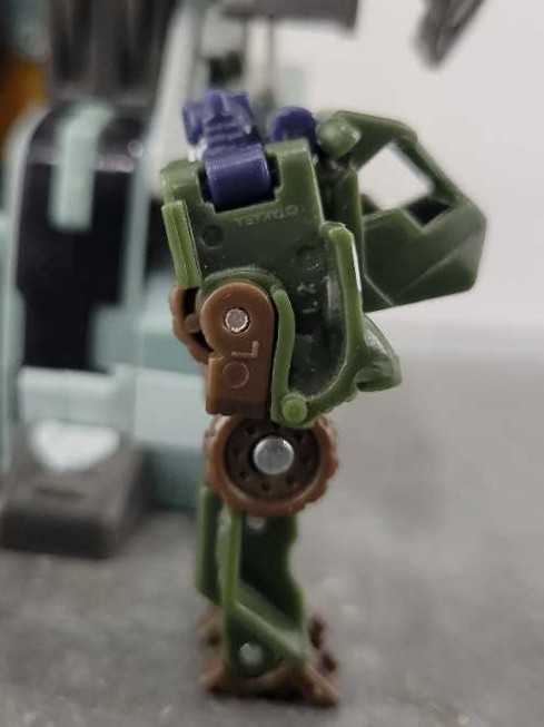 Rollbar With Treadbolt - Hasbro (Energon) action figure collectible - Main Image 4