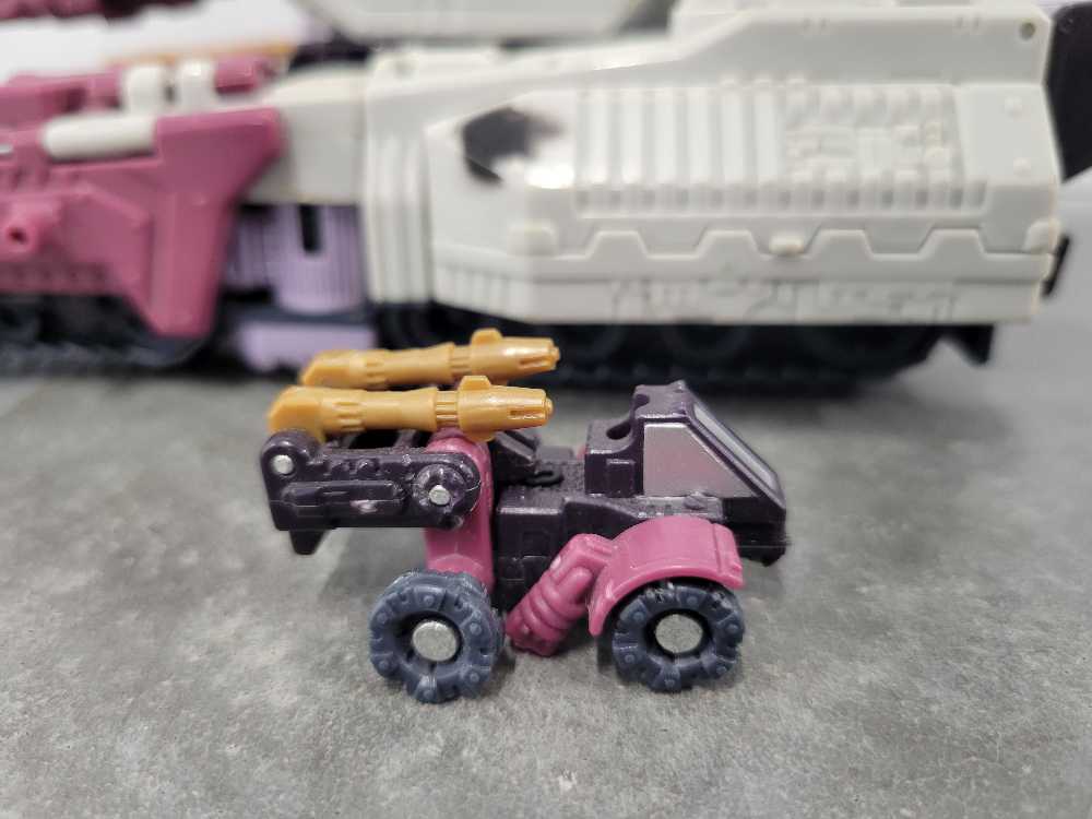 Clench 2nd With Galvatron (Vehicle Mode) - Hasbro (Armada) action figure collectible - Main Image 3