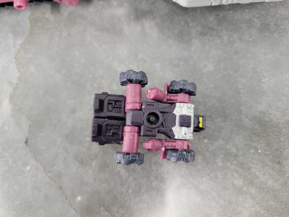 Clench 2nd With Galvatron (Vehicle Mode) - Hasbro (Armada) action figure collectible - Main Image 4
