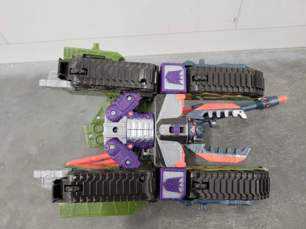 Megatron With Leader-1 2nd Vehicle Mode Tank Mode - Hasbro (Armada) action figure collectible - Main Image 4