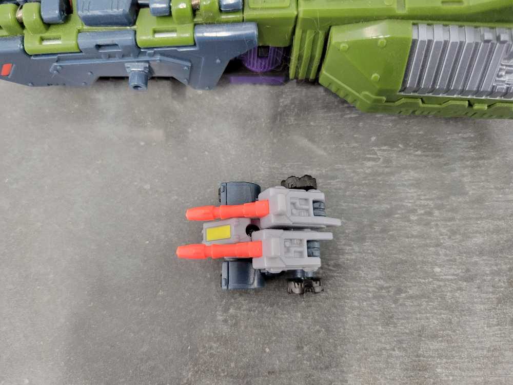 Leader 1 With Megatron (Vehicle Mode) - Hasbro (Armada) action figure collectible - Main Image 2