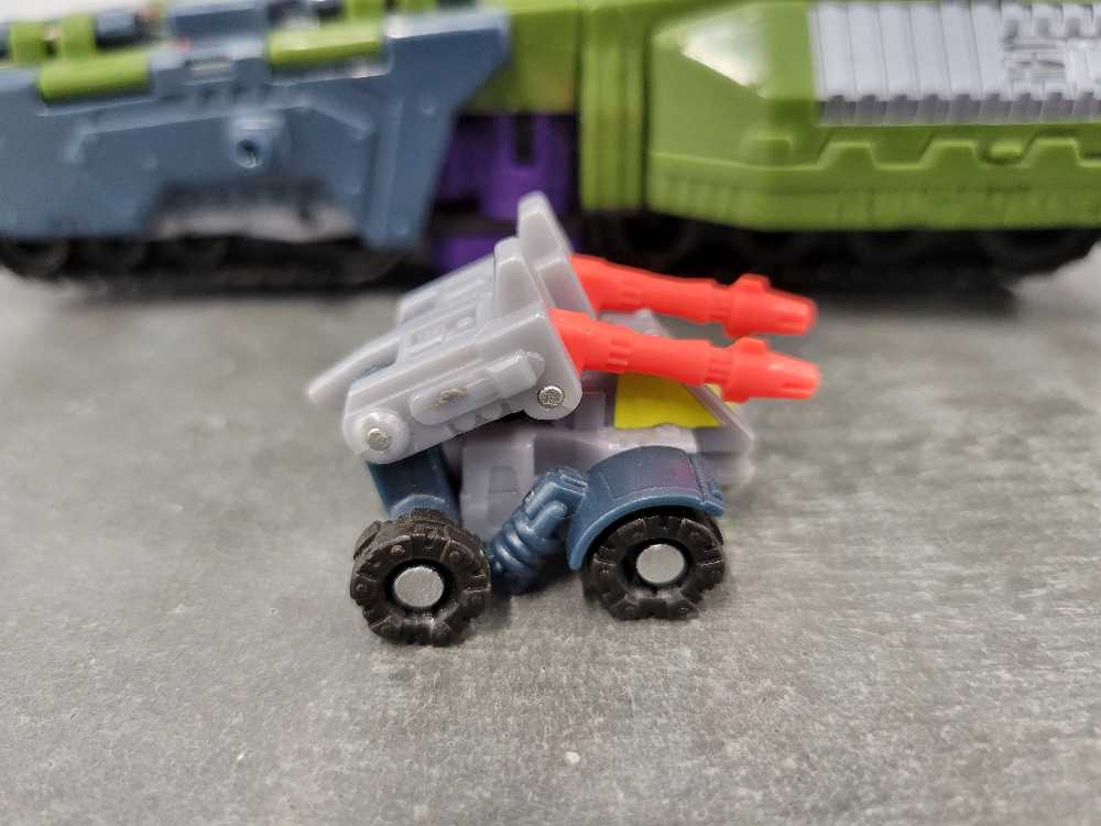 Leader 1 With Megatron (Vehicle Mode) - Hasbro (Armada) action figure collectible - Main Image 3