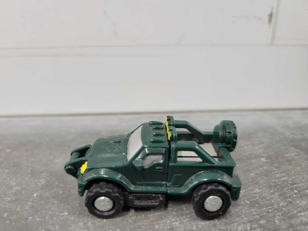 Melissa & Doug Wooden Airplane Play Set With 4 Play Figures And 4 Suitcases