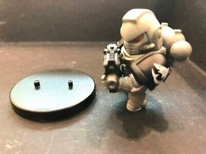 MONDO- Batman 1:6 Scale Redux