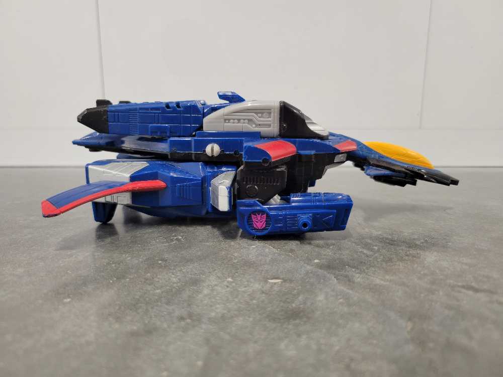 Thundercracker 4th Jet Mode Seeker - Hasbro (Armada) action figure collectible - Main Image 3