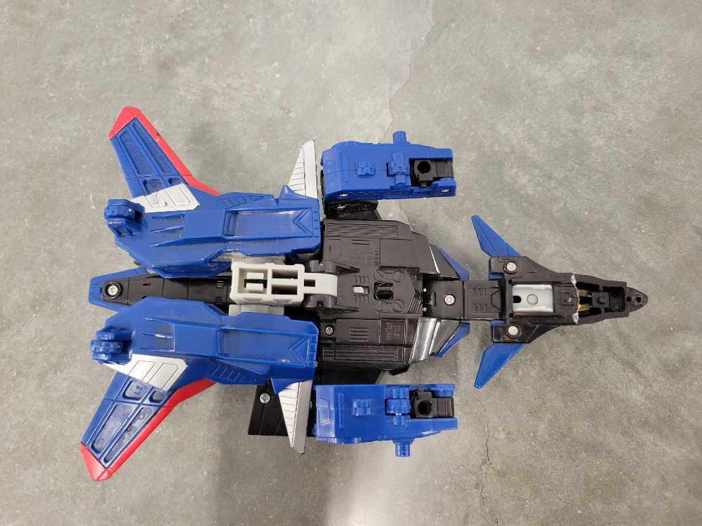 Thundercracker 4th Jet Mode Seeker - Hasbro (Armada) action figure collectible - Main Image 4