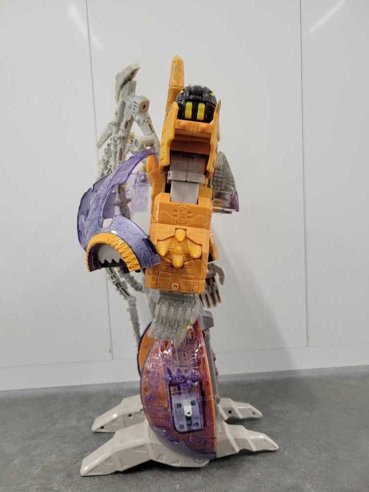 Unicron With Dead End 3rd - Hasbro (Armada) action figure collectible - Main Image 3