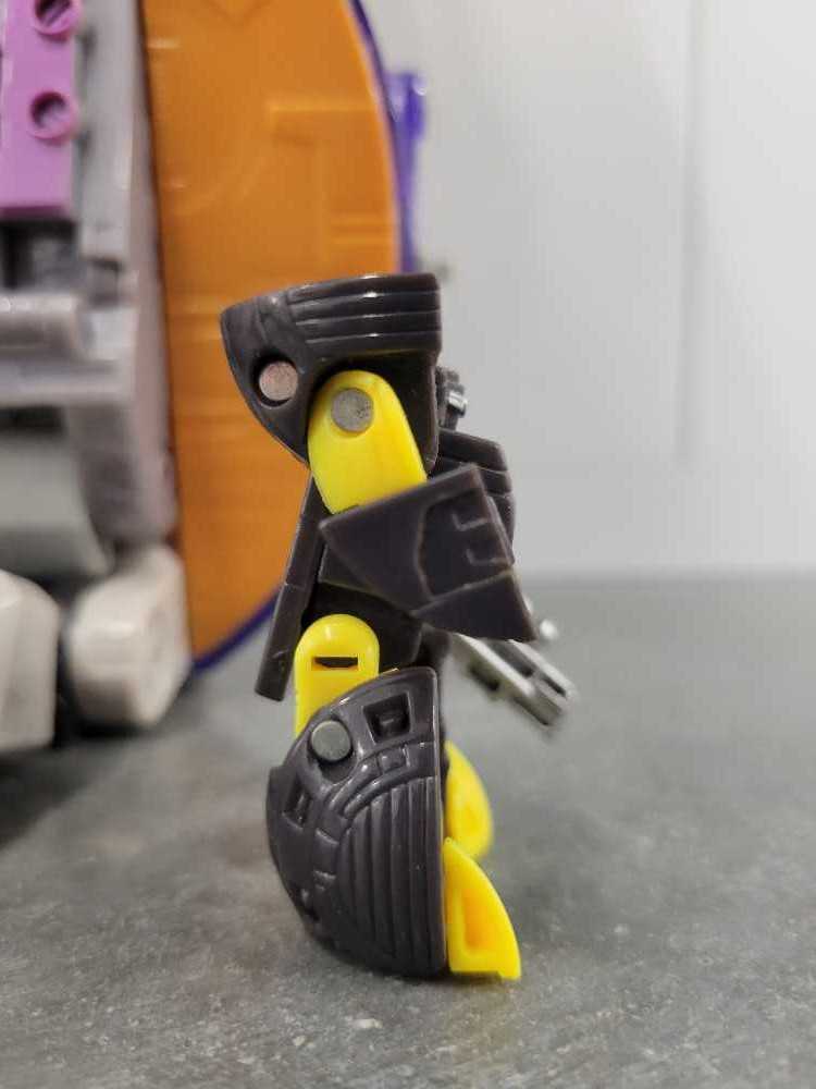 Dead End With Unicron 3rd - Hasbro (Armada) action figure collectible - Main Image 2