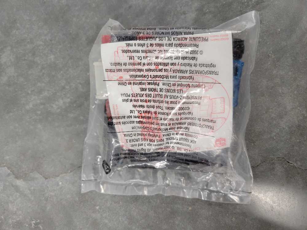 Optimus Prime McDonald’s 3rd - Hasbro (Armada) action figure collectible - Main Image 2