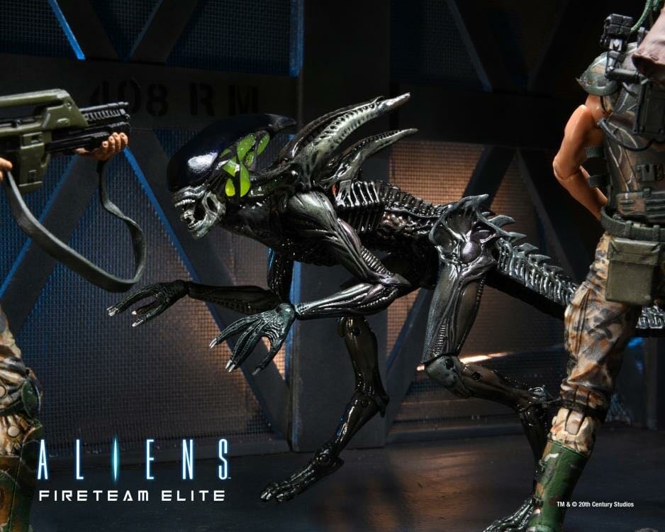 Aliens: Aliens Fireteam Elite: Spitter Alien from Arcade Video Game - Neca (Space/Horror) action figure collectible [Barcode 634482517130] - Main Image 3