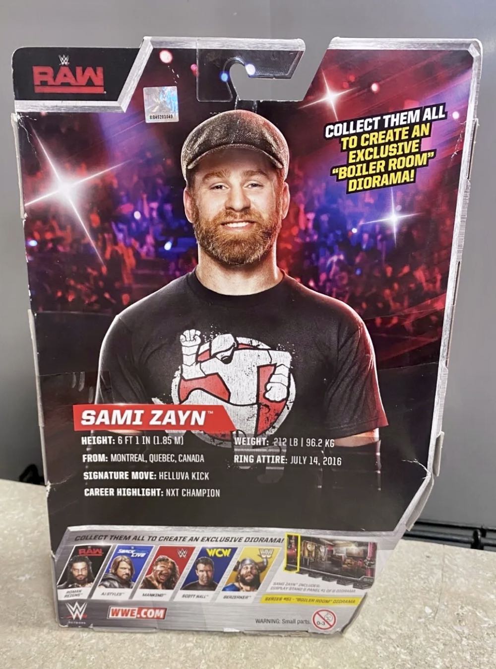 Sami Zayn - Elite Series 51 - Mattel Wwe (Wwe Elite) action figure collectible [Barcode 887961397437] - Main Image 2