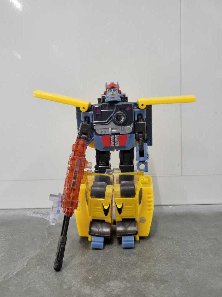 Hot Shot - Hasbro (Energon) action figure collectible - Main Image 2