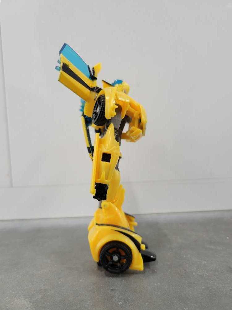 Bumblebee 2nd - Hasbro (Prime) action figure collectible - Main Image 3