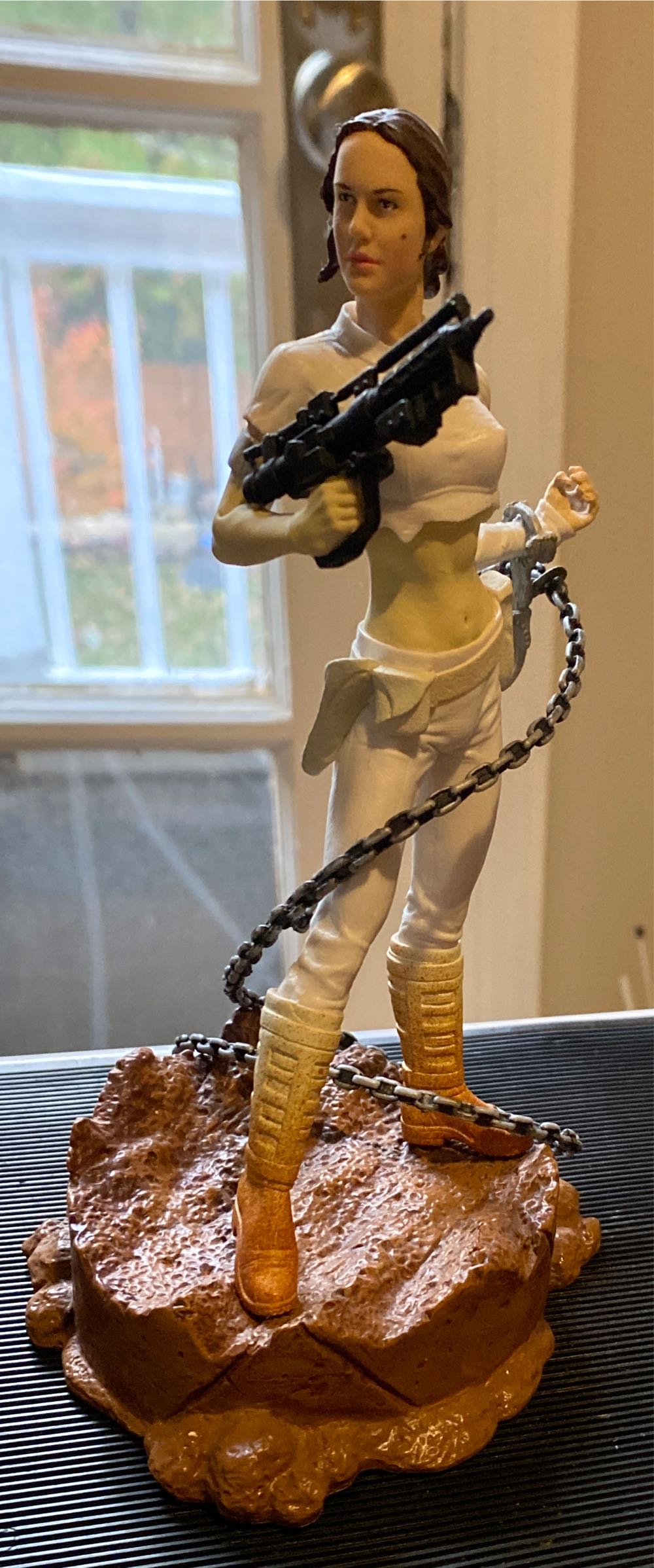 Batman(Black And White Batmonsters) -  Greg Capullo Statue(Mcfarlane Toys 1304 of 3750)