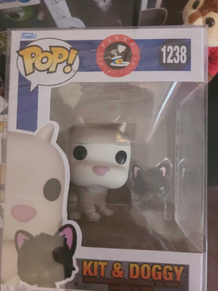 New York Comic Con 1238 Convention Sticker Exclusive Kit And Doggy Sticker Exclusive Funko Pop! Pixar Kitbull Kit & Doggy Fall Convention Exlcusive  action figure collectible [Barcode 889698653688] - Main Image 2