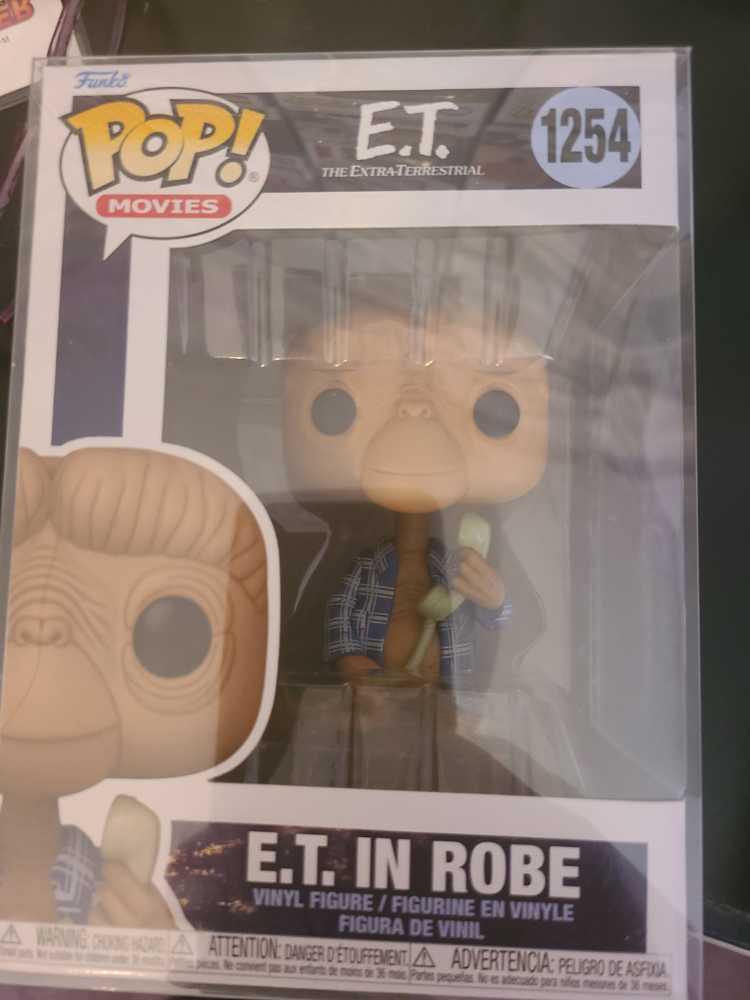 E.t. 1254: The Extra-terrestrial E.t. In Flannel  action figure collectible [Barcode 889698639910] - Main Image 2
