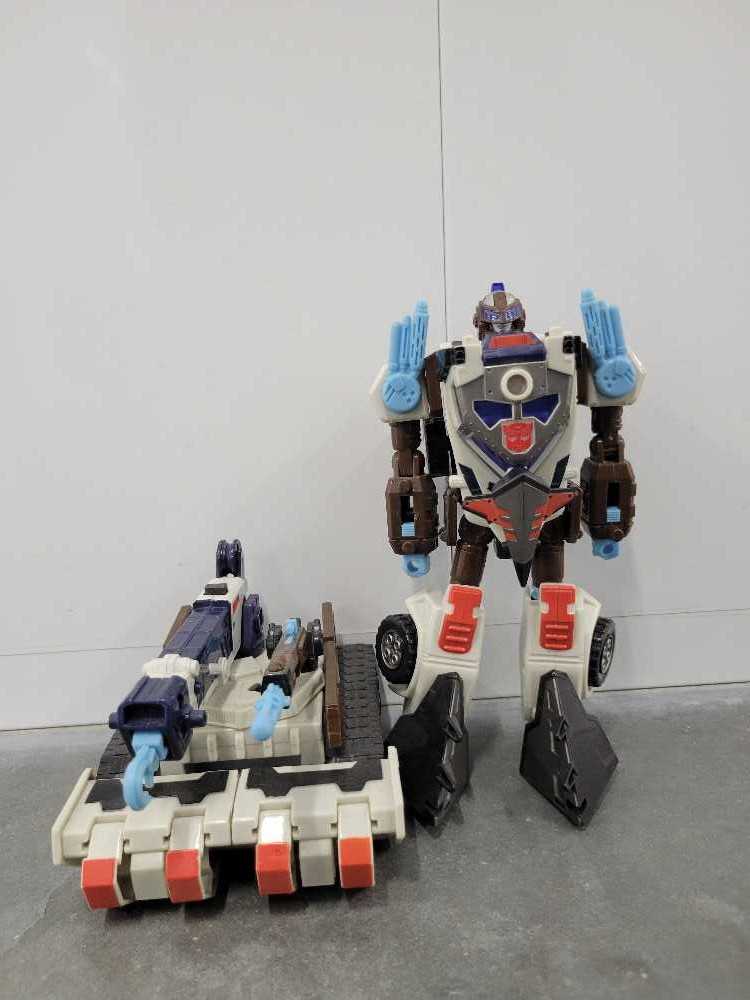 Landquake - Hasbro (Energon) action figure collectible - Main Image 2