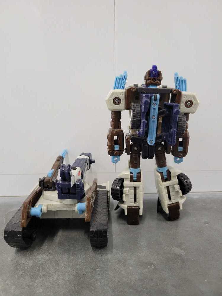 Landquake - Hasbro (Energon) action figure collectible - Main Image 4