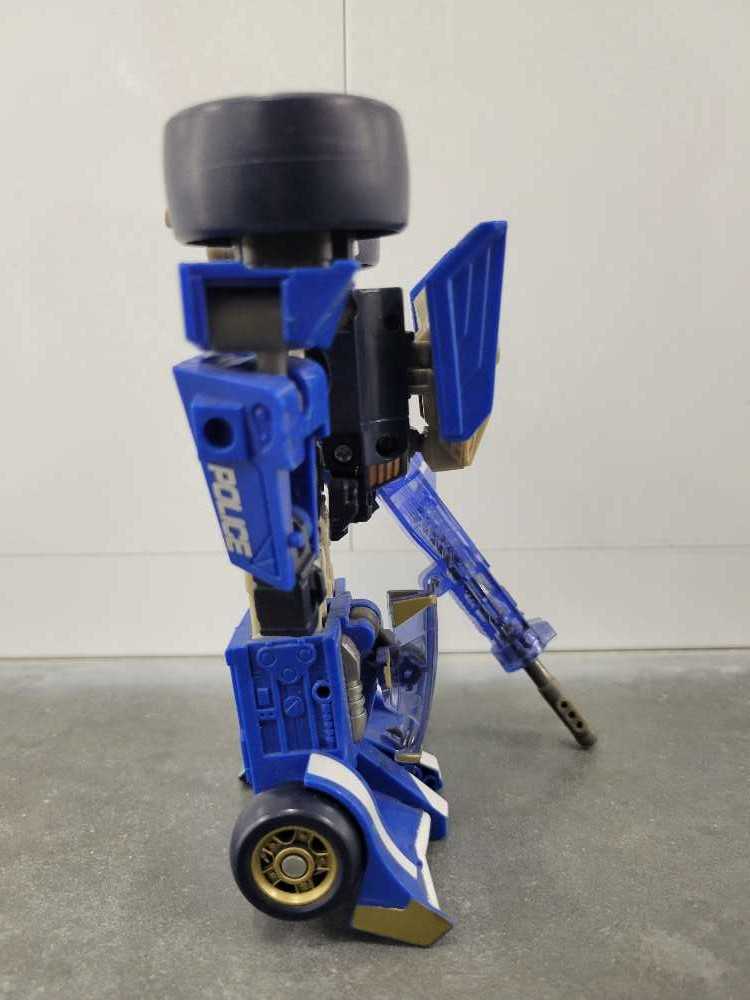 Prowl 2nd - Hasbro (Energon) action figure collectible - Main Image 3