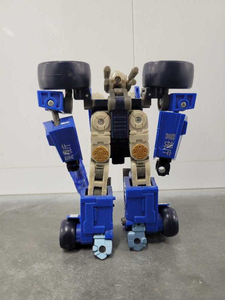 Prowl 2nd - Hasbro (Energon) action figure collectible - Main Image 4