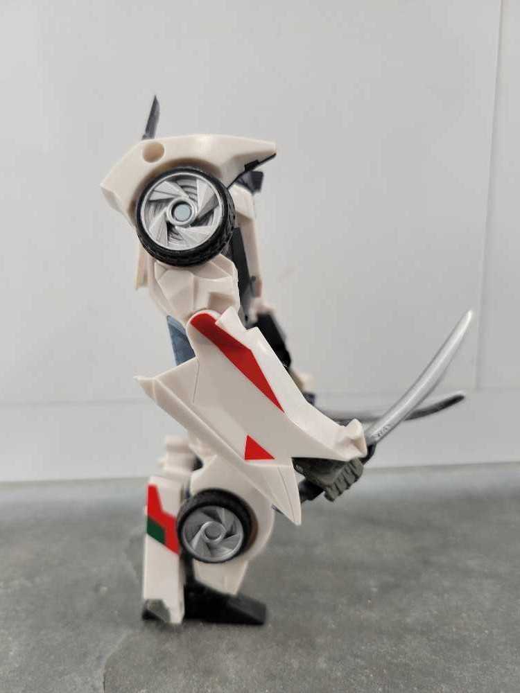 Wheeljack Robot Mode - Hasbro (Prime) action figure collectible - Main Image 3