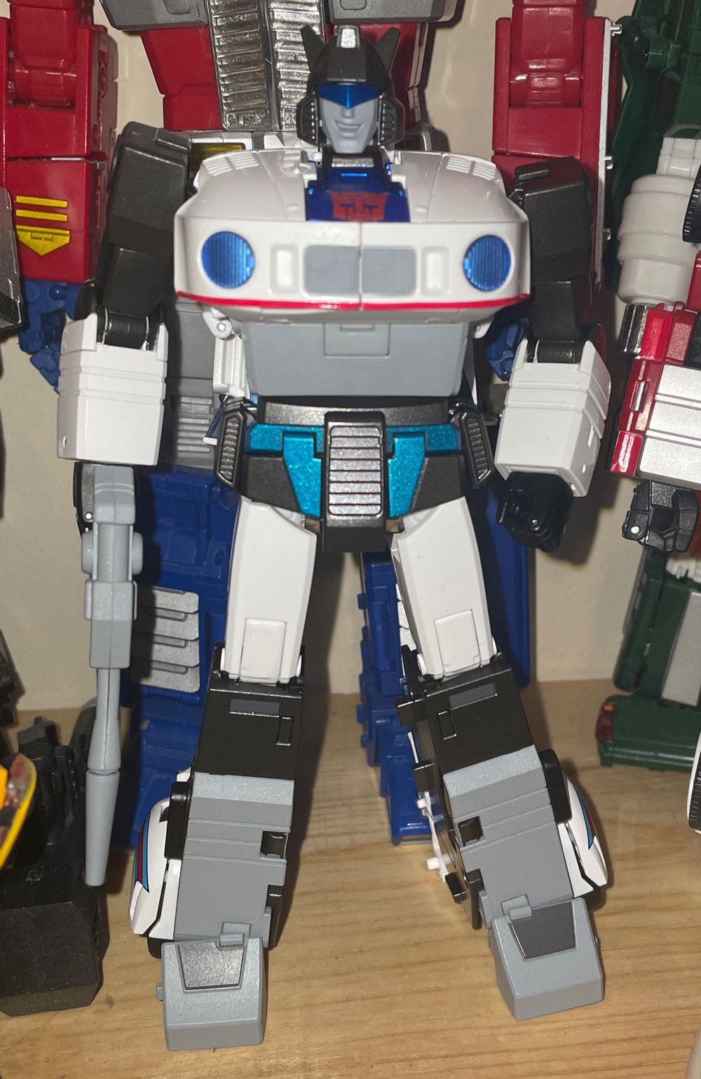 Jive (Jazz) - Fans Toys (3rd Party Transformers Masterpiece) action figure collectible - Main Image 2