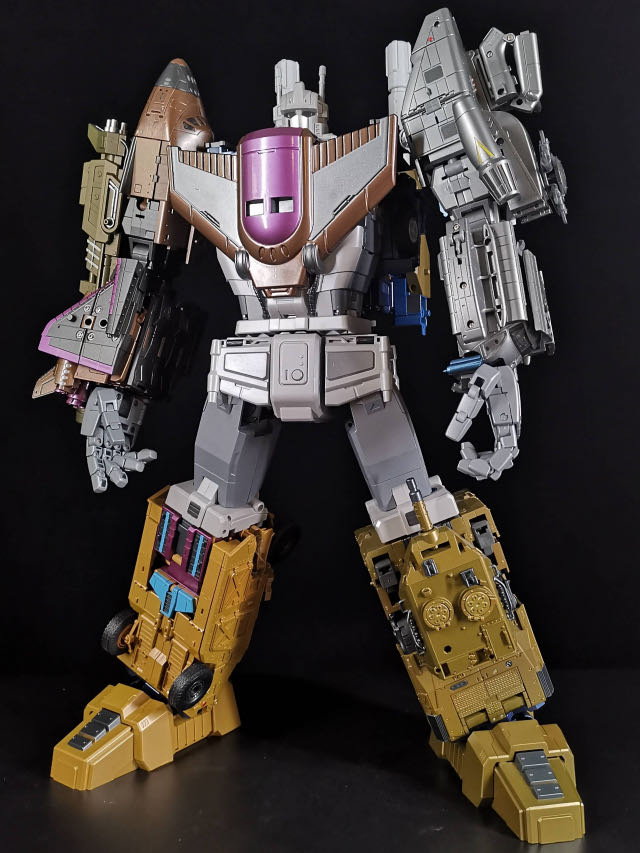 ARMAGEDDON (Bruticus) - Zeta Toys (Masterpiece Transformers) action figure collectible - Main Image 2