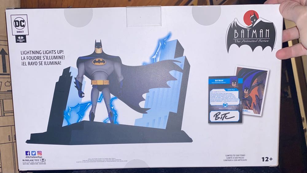 Mcfarlane Toys Batman The Animated Series 30th Anniversary NYCC Exclusive w/signed Bruce Timm Card [Gold Label Collection]  - McFarlane Toys (Batman: The Animated Series) action figure collectible [Barcode 787926151084] - Main Image 2