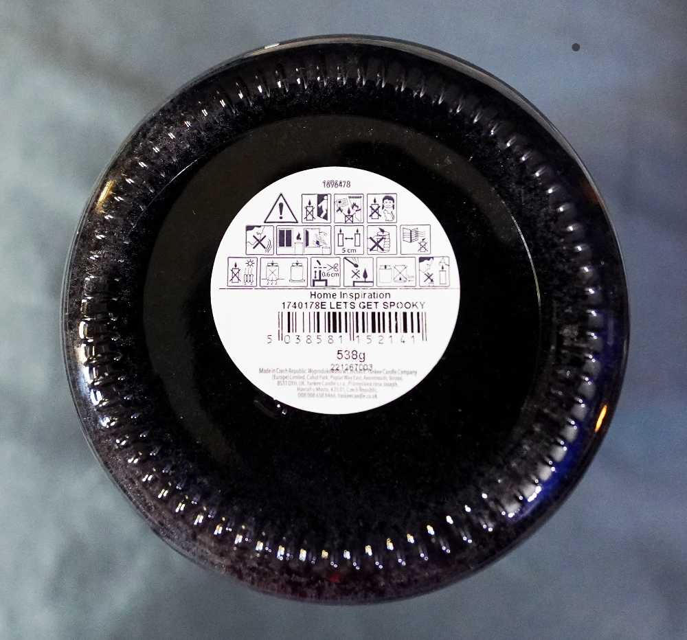 CANDLE: Halloween Yankee Let’s Get Spooky - Midnight Magnolia 2022 UK - Yankee Candle (Halloween Candles) action figure collectible [Barcode 5038581152141] - Main Image 2