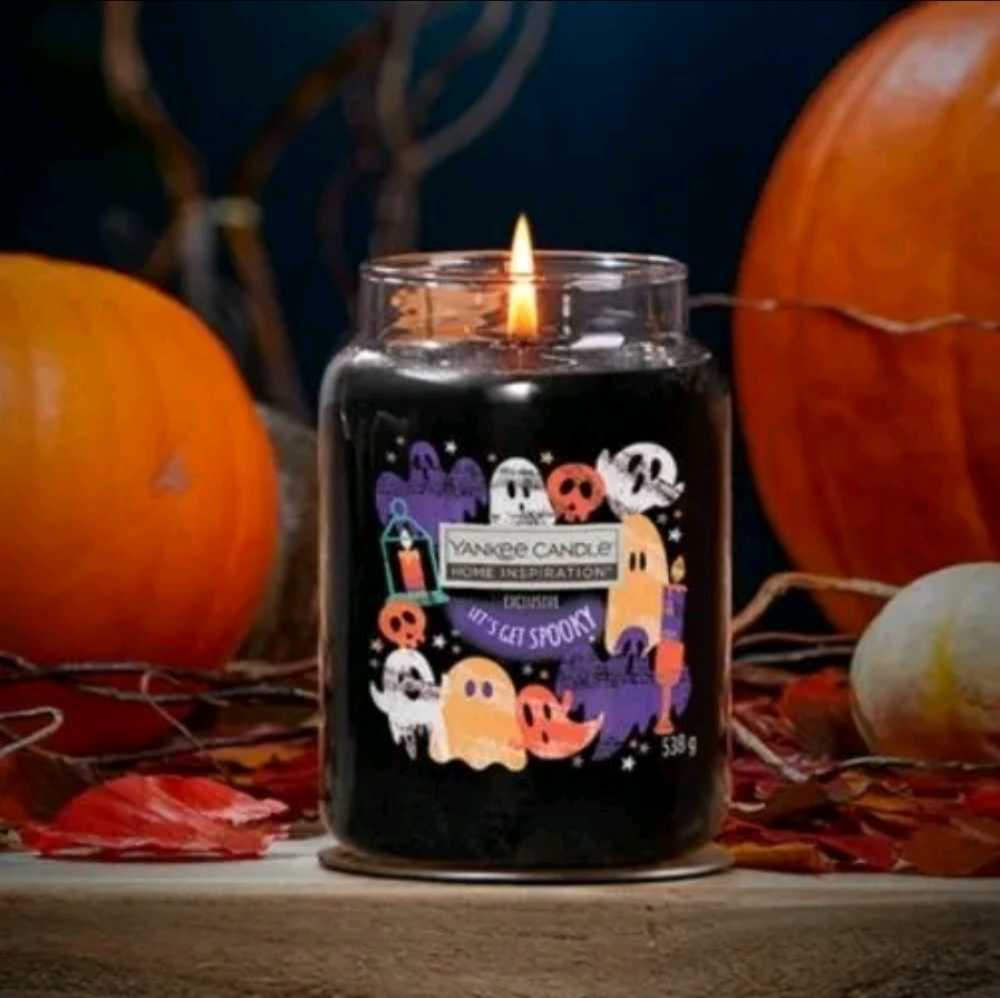 CANDLE: Halloween Yankee Let’s Get Spooky - Midnight Magnolia 2022 UK - Yankee Candle (Halloween Candles) action figure collectible [Barcode 5038581152141] - Main Image 4