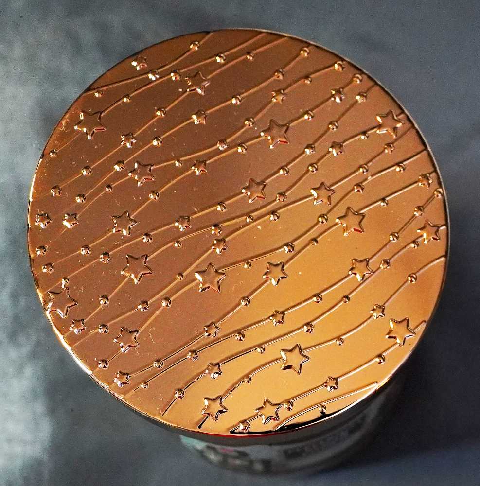 CANDLE: Christmas Bath & Bodyworks Flannel 2022 - Bath & Bodyworks Candle (Christmas Candles) action figure collectible [Barcode 667557544687] - Main Image 3