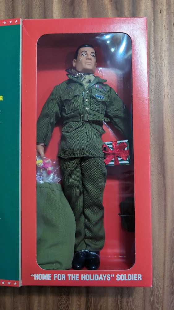 G.I. Joe Collector’s Edition - Home For The Holidays Soldier - Hasbro (G.I. Joe Collector’s Edition) action figure collectible [Barcode 076281274980] - Main Image 3
