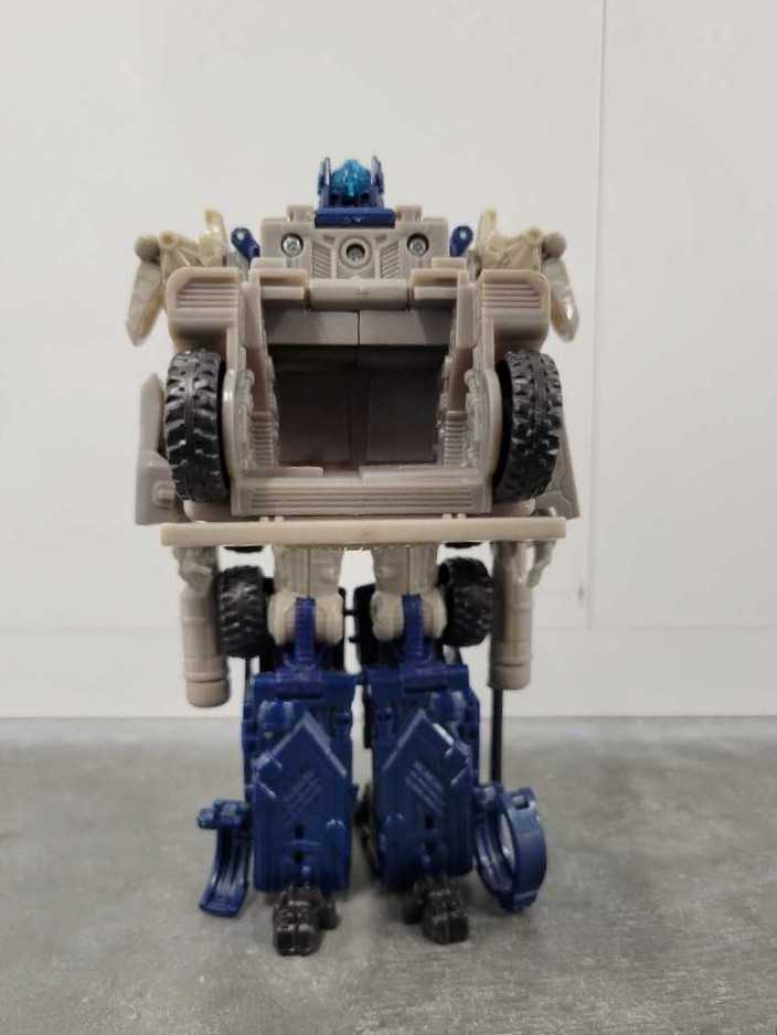 Optimus Prime Defender - Hasbro (Revenge Of The Fallen) action figure collectible - Main Image 4